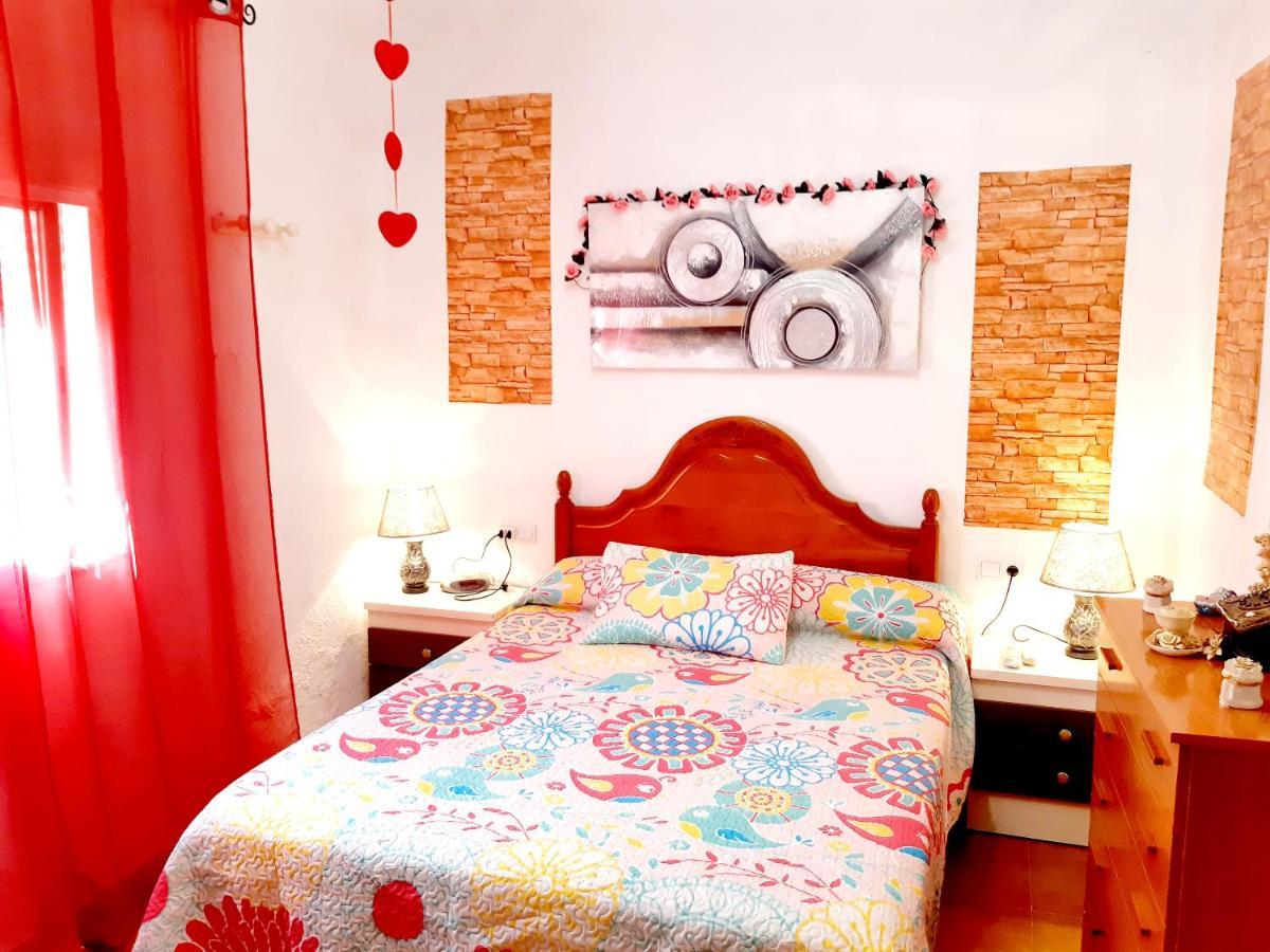 Charming House In Illar With Mountain View And Balcony Villa Bagian luar foto