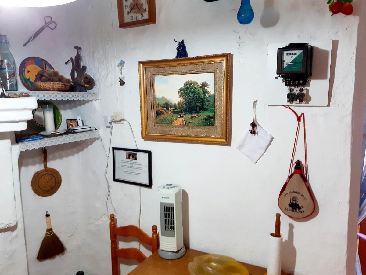 Charming House In Illar With Mountain View And Balcony Villa Bagian luar foto