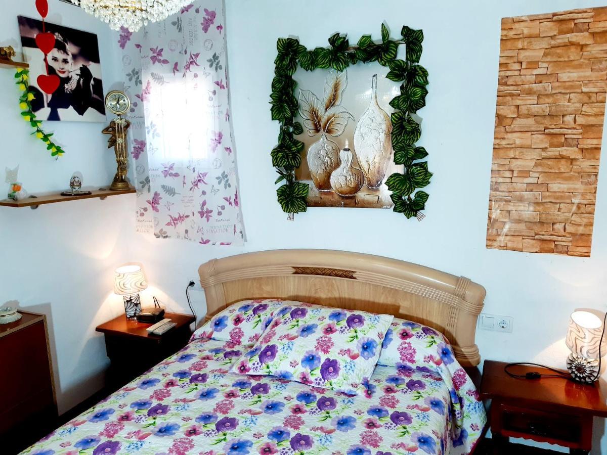 Charming House In Illar With Mountain View And Balcony Villa Bagian luar foto
