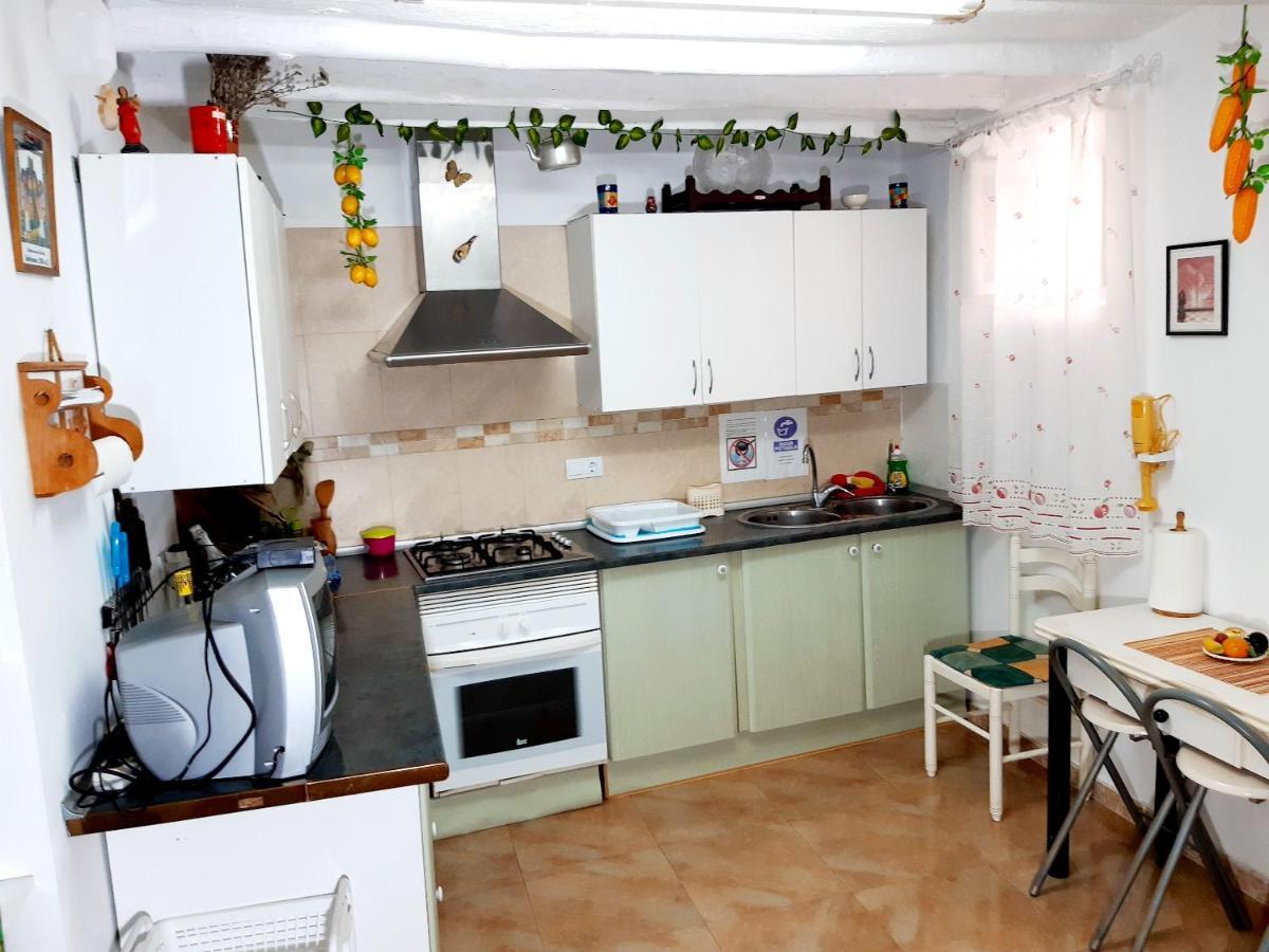 Charming House In Illar With Mountain View And Balcony Villa Bagian luar foto